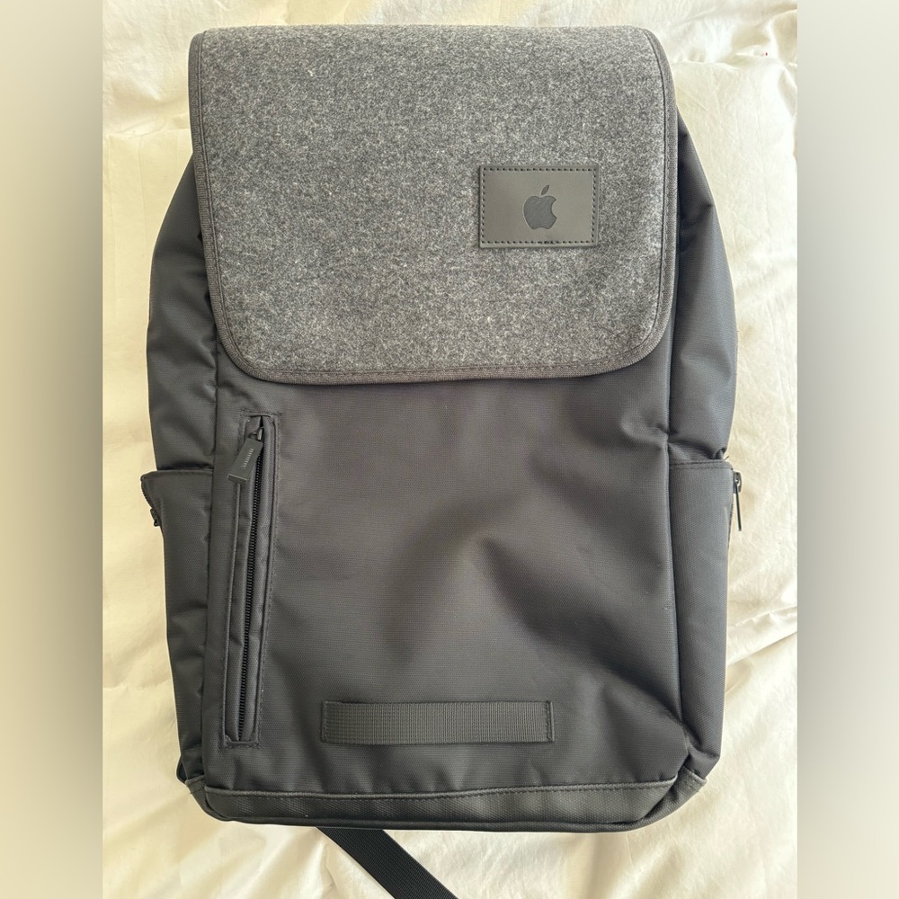 Bar Row Apple-Branded Minimalist Water resistant Wool Travel Backpack